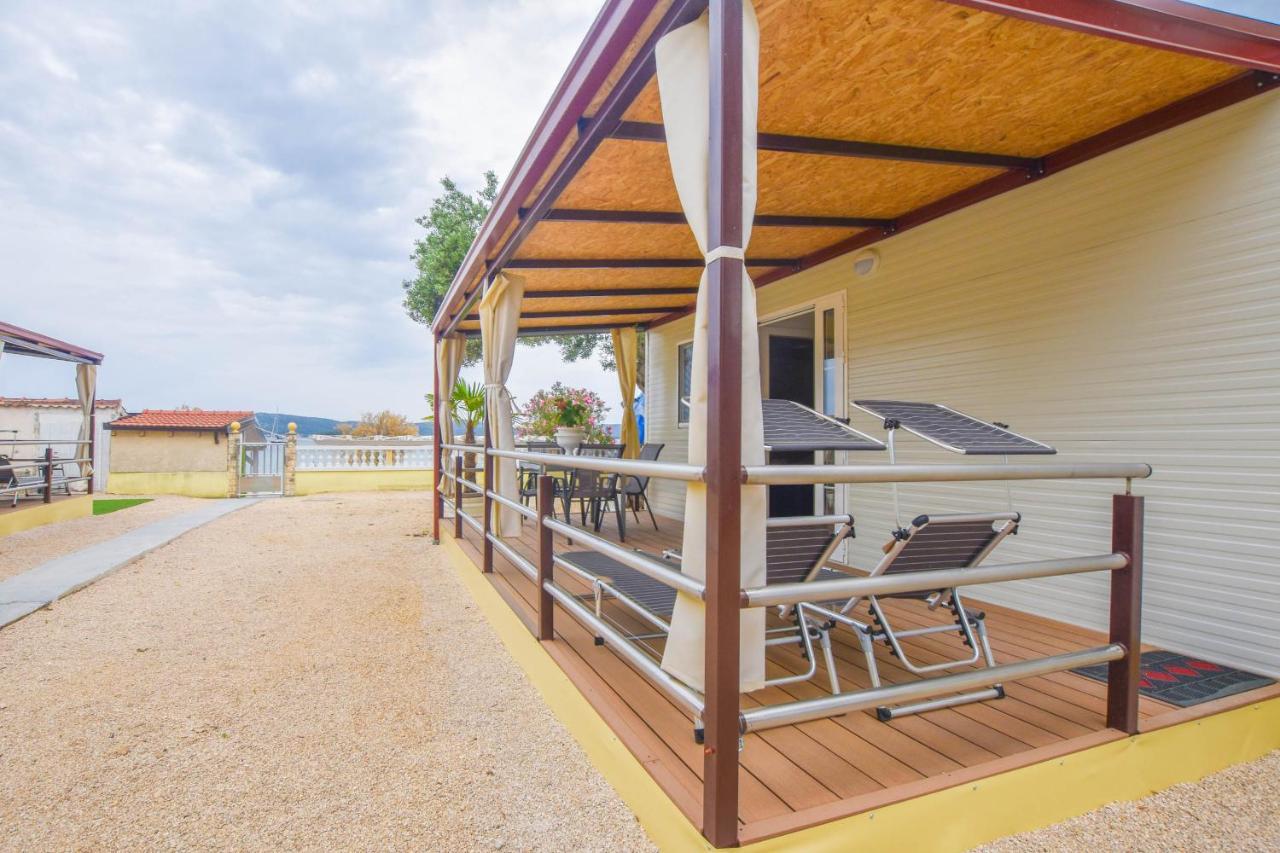 Mobile Home Dandelion Biograd Na Moru Exterior photo