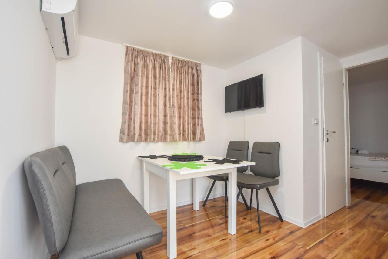 Mobile Home Dandelion Biograd Na Moru Exterior photo