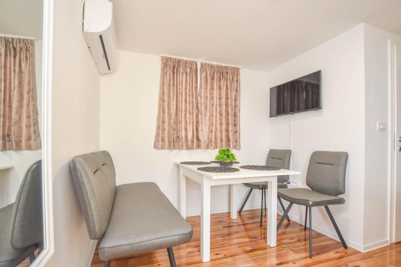 Mobile Home Dandelion Biograd Na Moru Exterior photo