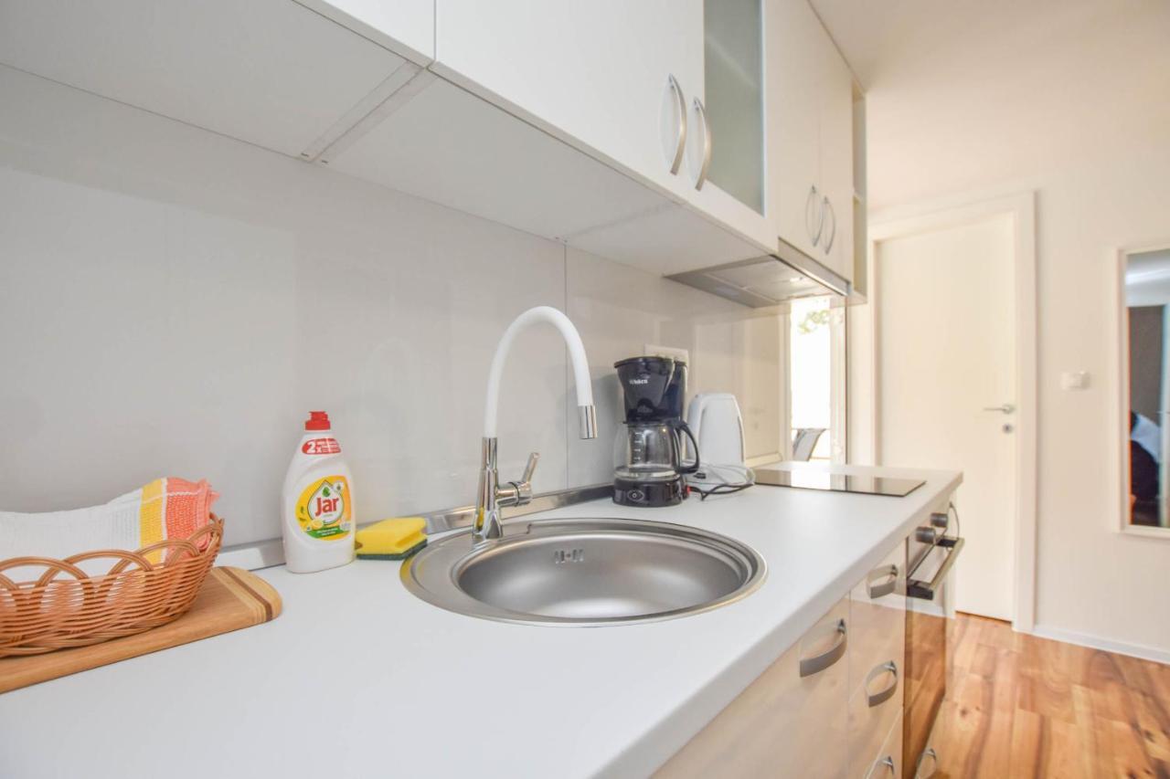 Mobile Home Dandelion Biograd Na Moru Exterior photo