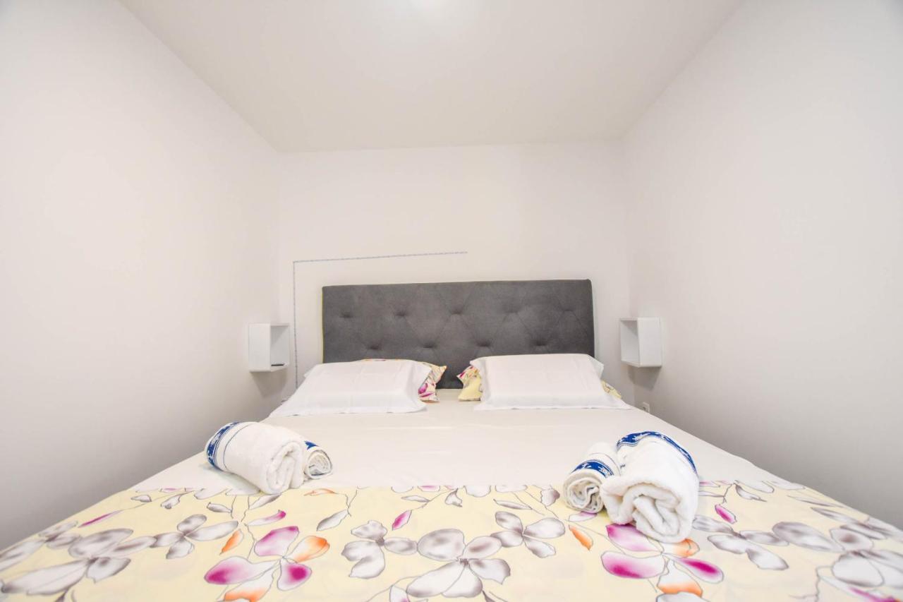 Mobile Home Dandelion Biograd Na Moru Exterior photo